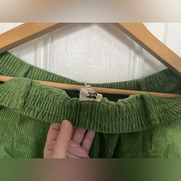 Lucy & Yak Billie Trousers in Pickle Green Organic Corduroy - Picture 5 of 5